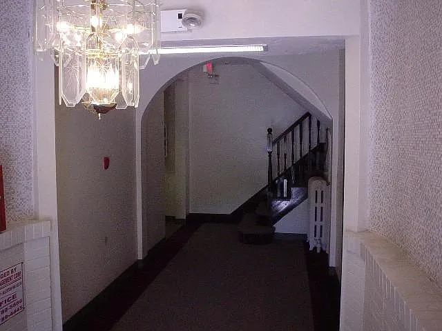 Studio, 1.0 bath, $1,900 — Photo 2