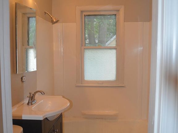 3rd image of 461 E 158th St