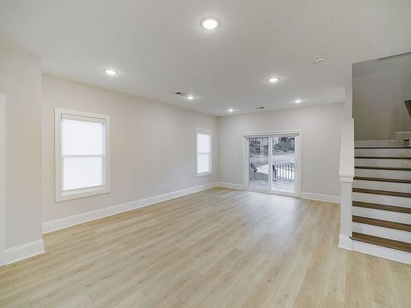 4th image of 125 Harper St