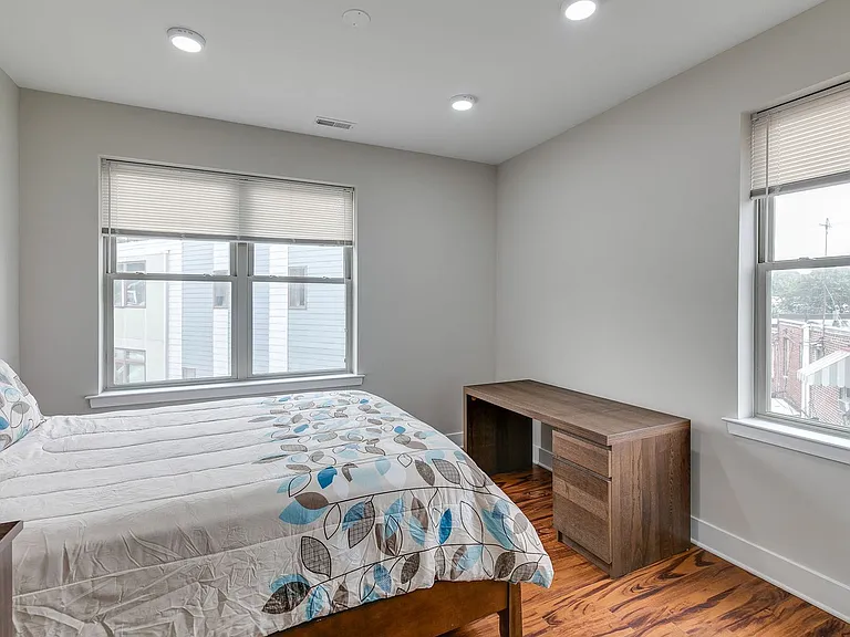 549 Armstrong St #302 — Photo 27