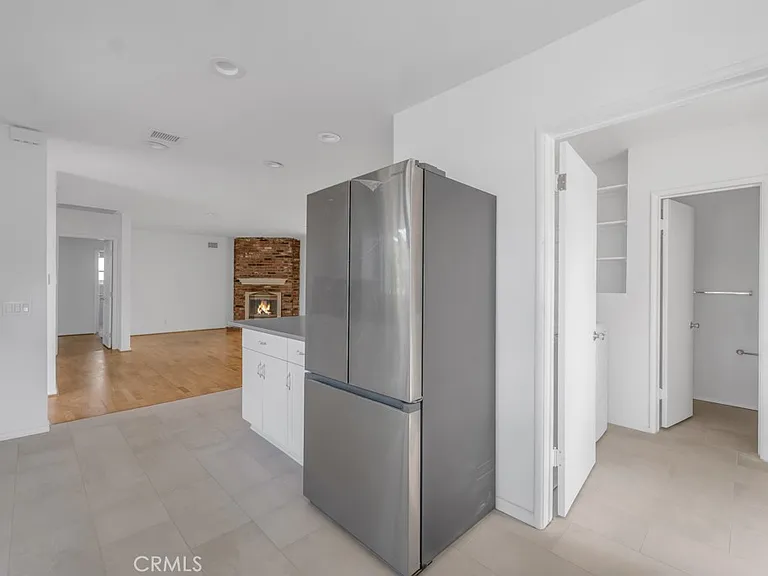 7758 Mason Ave — Photo 8