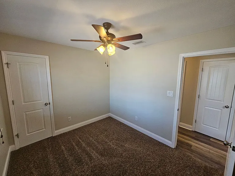106 N Macarthur Ave — Photo 17