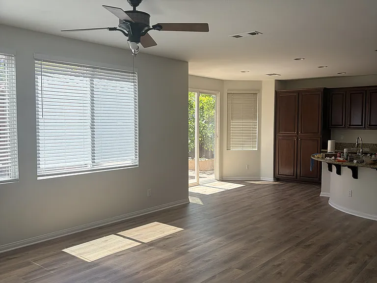 36305 Clearwater Ct — Photo 3