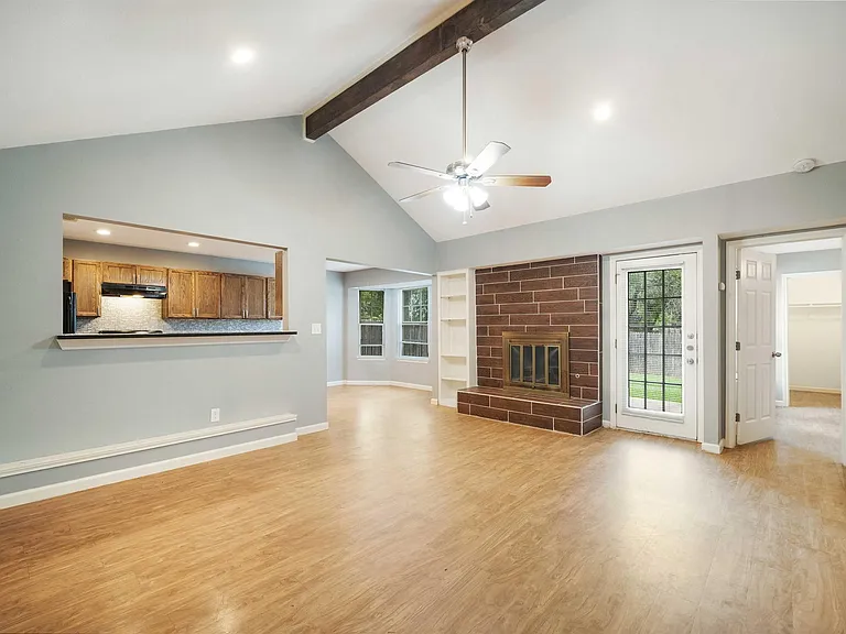 16336 Edgemere Dr — Photo 7