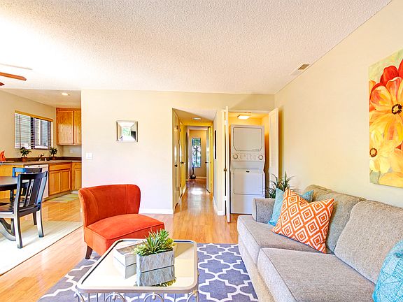 5th image of 235 Park Place Dr