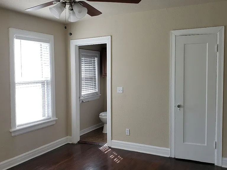 2519 N Robinson Ave #C — Photo 14