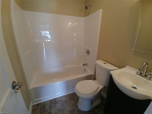 4th image of 130 Shea St