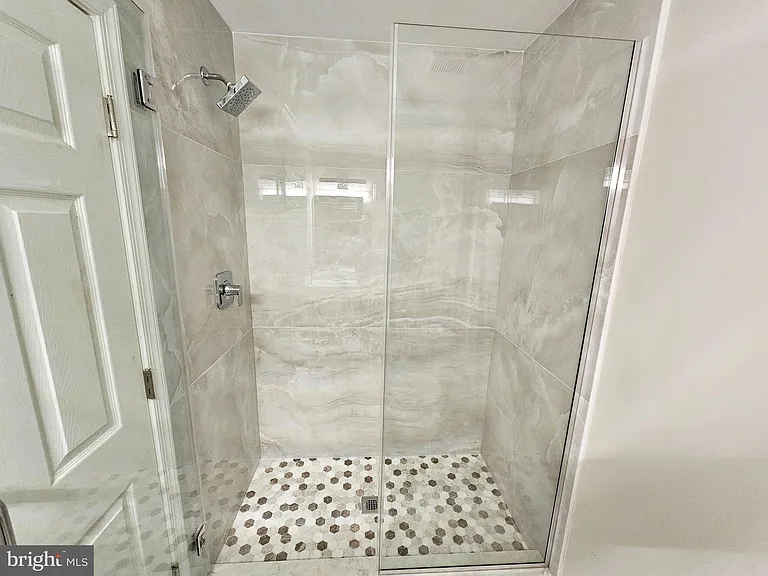 750 E Marshall St #611 — Photo 11