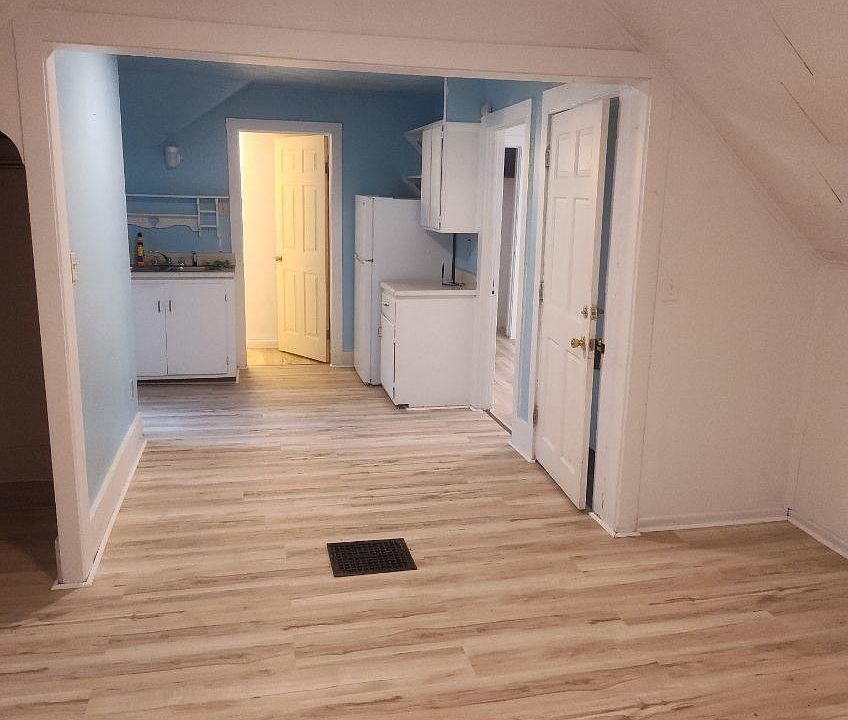 1st image of 412 Walnut St #3