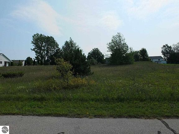 2nd image of 4362 Longwood Dr