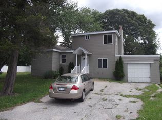 4 Dunbar St, Amityville, NY 11701