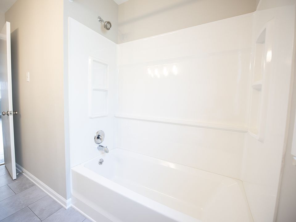 1st image of 10780 Woodview Blvd