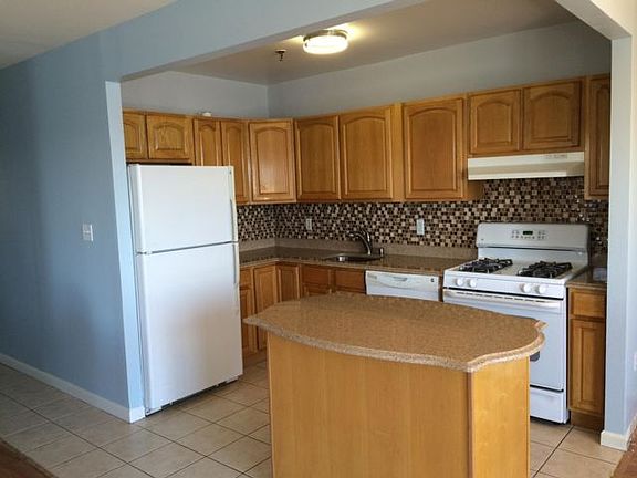 3rd image of 1432-1444 Outlook Ave #1