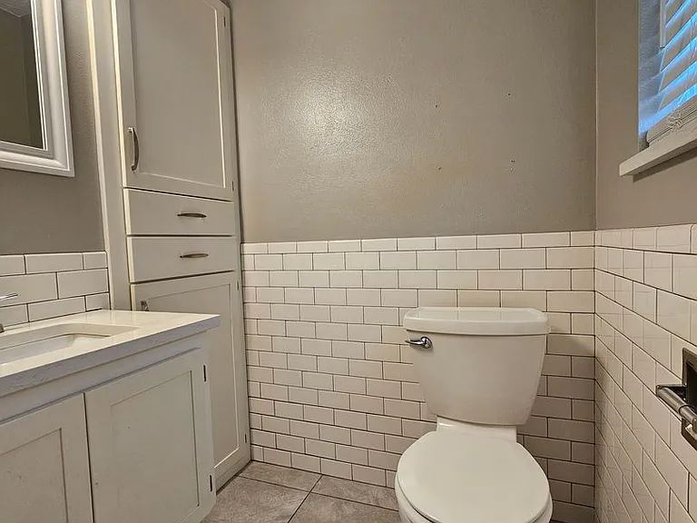 1202 Glenwood St — Photo 17