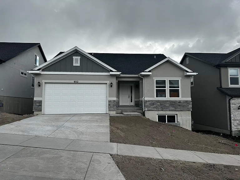 932 N Olson Dr — Photo 37