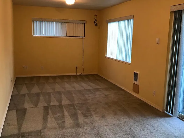 11100 SE Market St — Photo 3