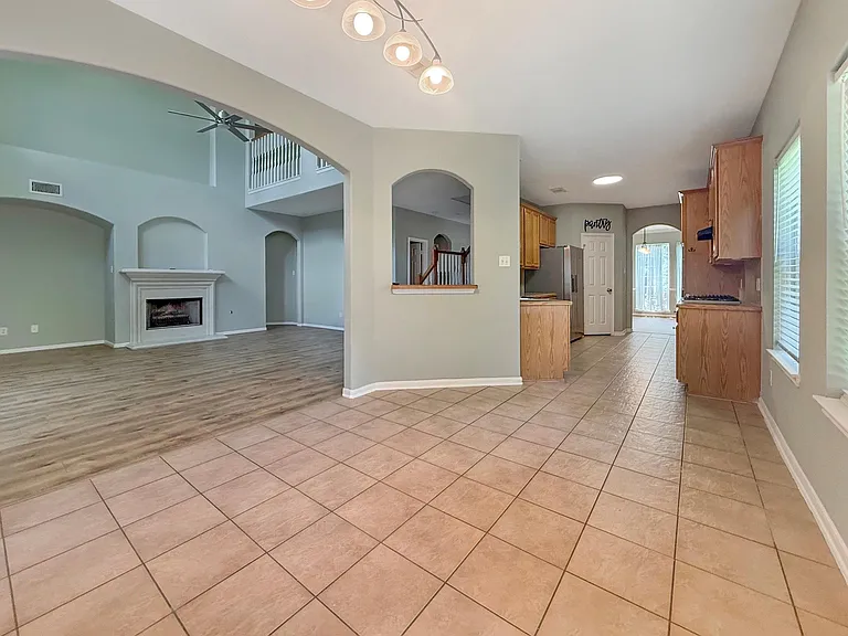9222 Memorial Grove Dr — Photo 11