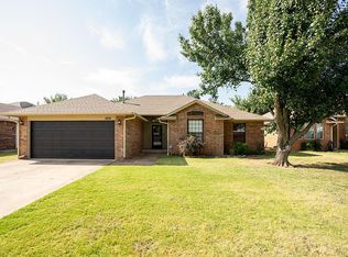 1816 Victoria Dr, Edmond, OK 73003