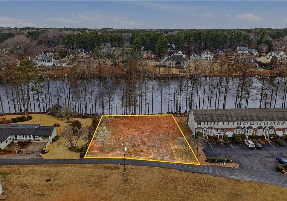 1st image of 1100 S Lakeside Dr