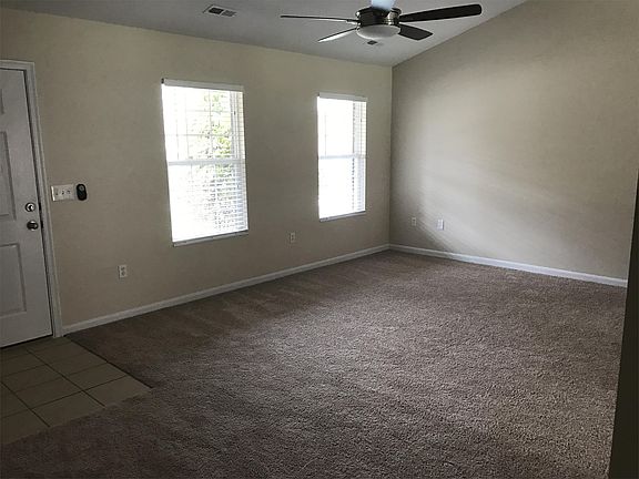 5th image of 712 Saint Joseph Ln
