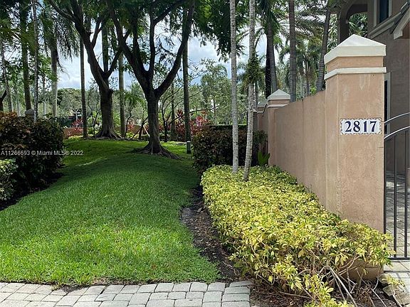 5th image of 2817 Center Court Dr