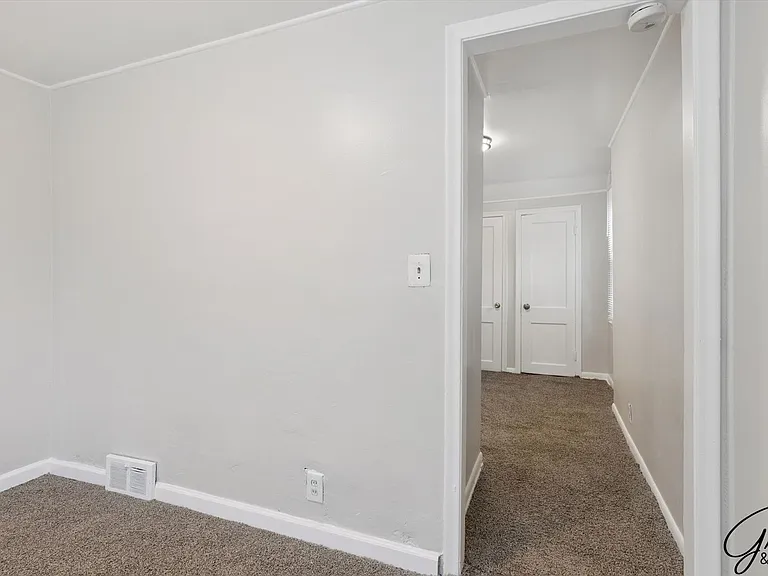 4082 Hereford St — Photo 21