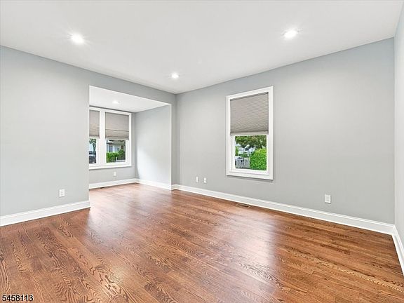 2nd image of 44 Clinton St
