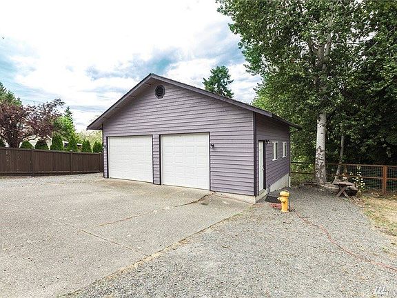 5th image of 7129 67th St NE