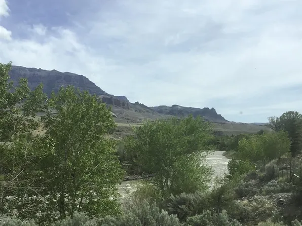 53 Park Dr, Cody, WY 82414