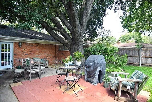 1400 Oakhill Dr — Photo 10