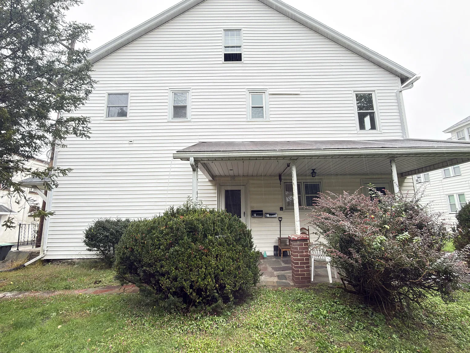 3 bed, 900 sqft, $1,250 — Photo 2