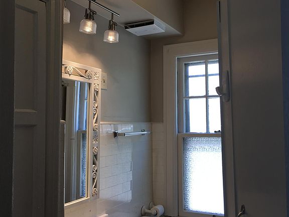 5th image of 3332 N Downer Ave