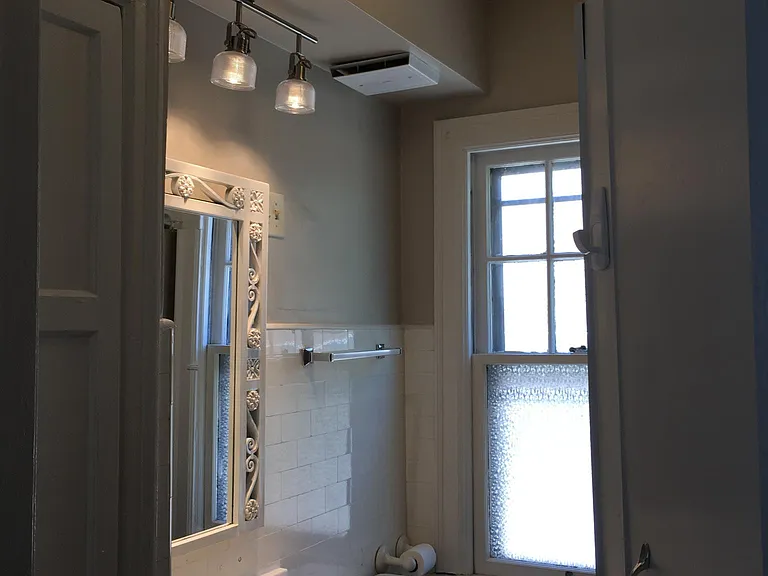 3332 N Downer Ave — Photo 5