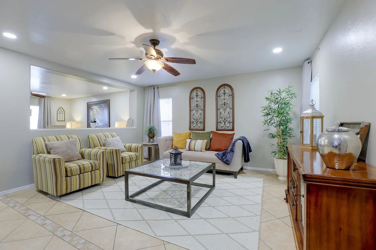 3 bed, 2.0 bath, 2540 sqft, $3,496 — Photo 4