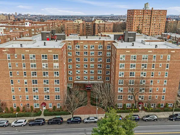 64-11 99th St APT 414, Rego Park, NY 11374