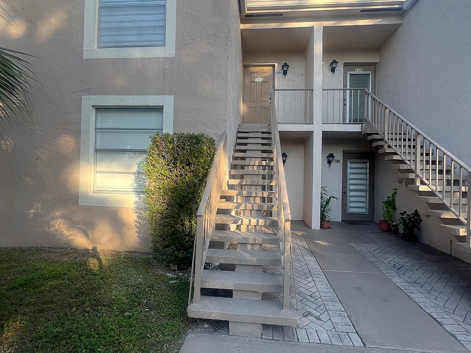 Private staircase leading to the front door. No long hallways to run into your neighbors when you're not in the mood to chat!