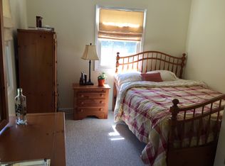 11 Meadow Ln, Albany, NY