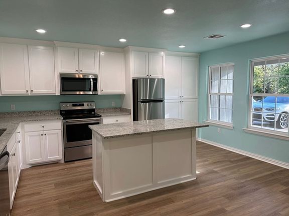3rd image of 805 S 2nd Ave #805