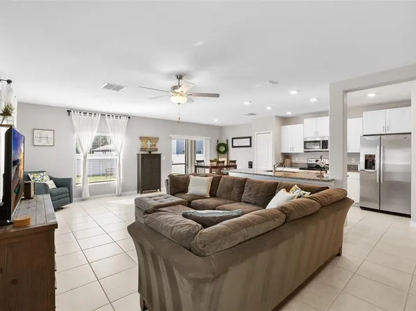 36412 Garden Wall Way, Zephyrhills, FL 33541