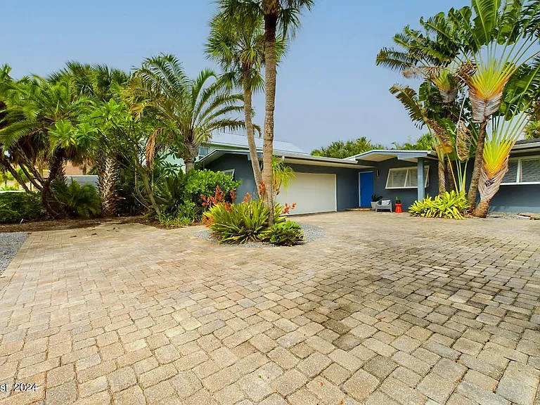 1445 Bayshore Dr — Photo 5