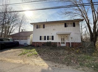126 Edgewater Ln, Tornado, WV 25202