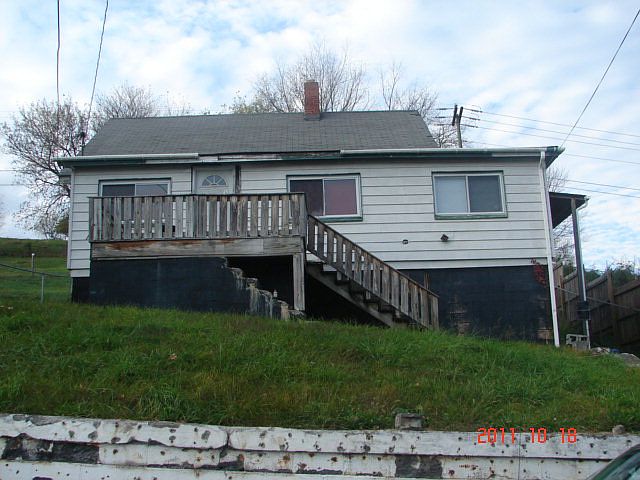 1st image of 124 Hopkins St