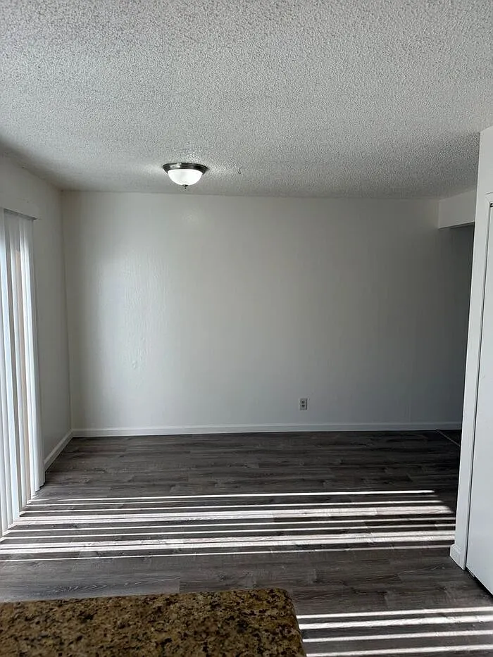 3 bed, 1.5 bath, 1254 sqft, $3,195 — Photo 4