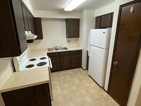 3rd image of 13816 E Mission Ave