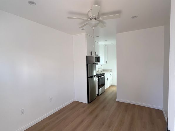 20 Roycroft Ave #8
