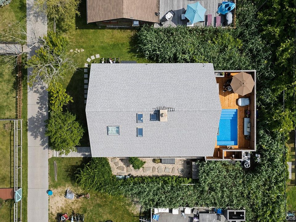 1st image of 17 Bungalow Walk