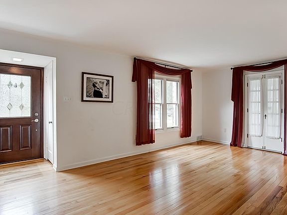2nd image of 1586 College Hill Dr