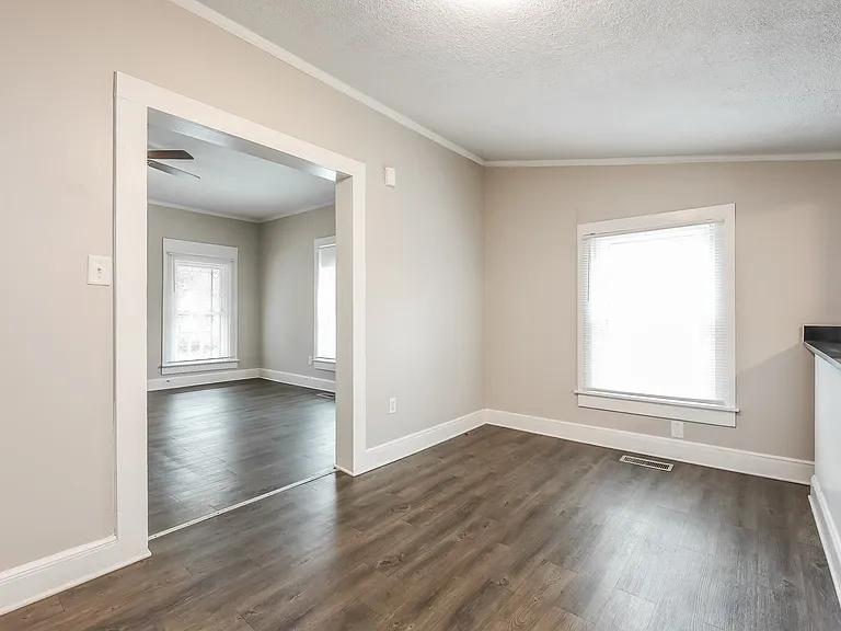 1093739_022_living_room_13317352.jpg