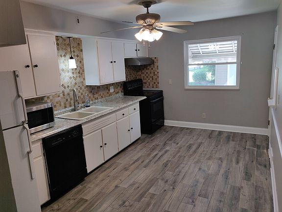 2nd image of 1788 Tanglewood Dr