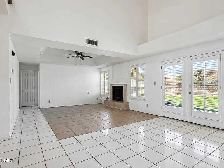 11648 Lake Erie Dr — Photo 7